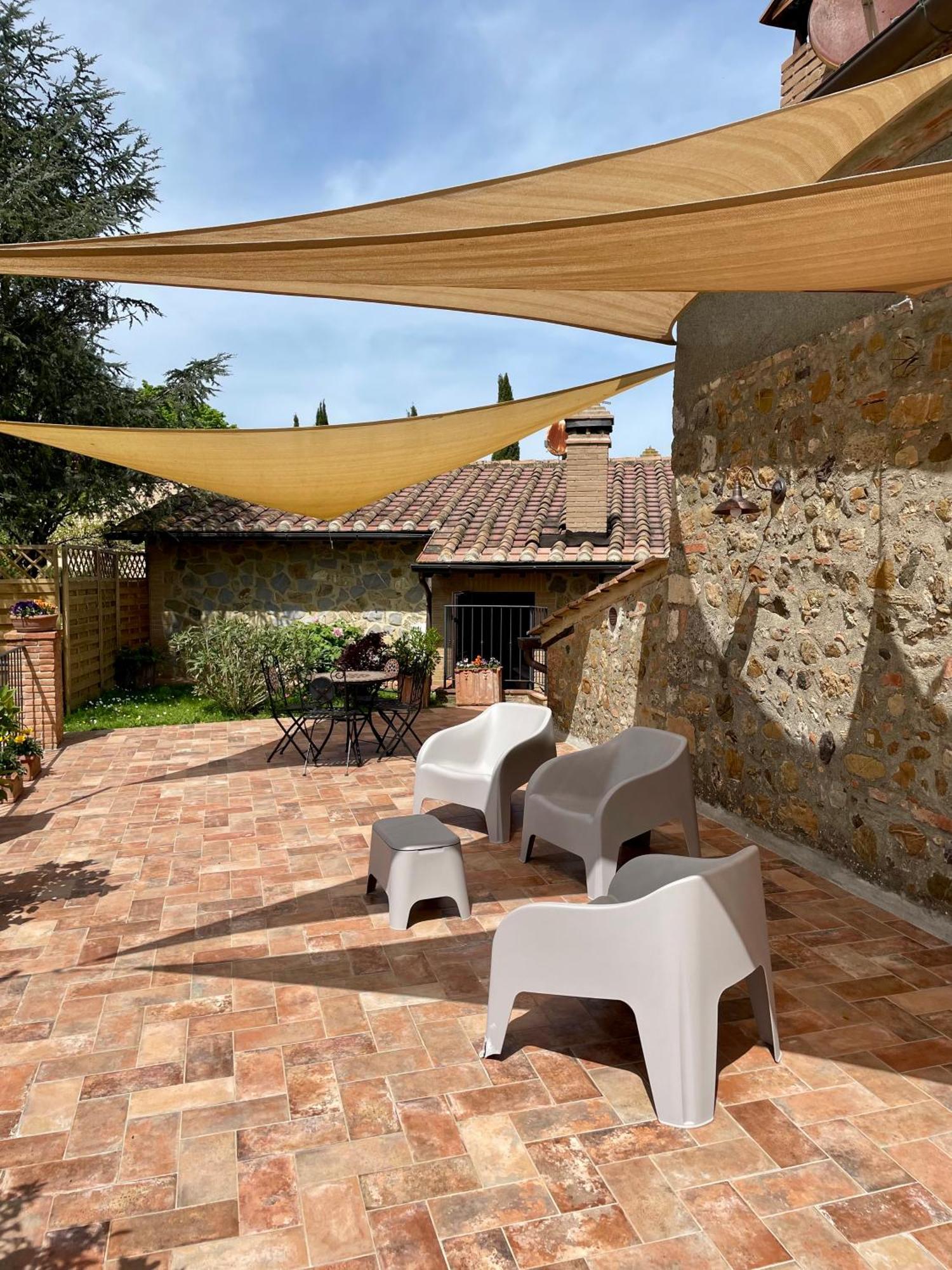 Appartamenti Le Ginestre Lupompesi Exterior photo